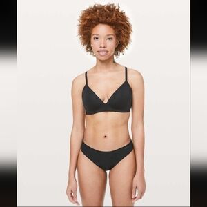 Lululemon Take Shape Bra Black